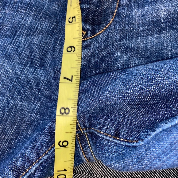 Old Navy 4 Short Sweetheart Denim Jeans - Picture 5 of 6